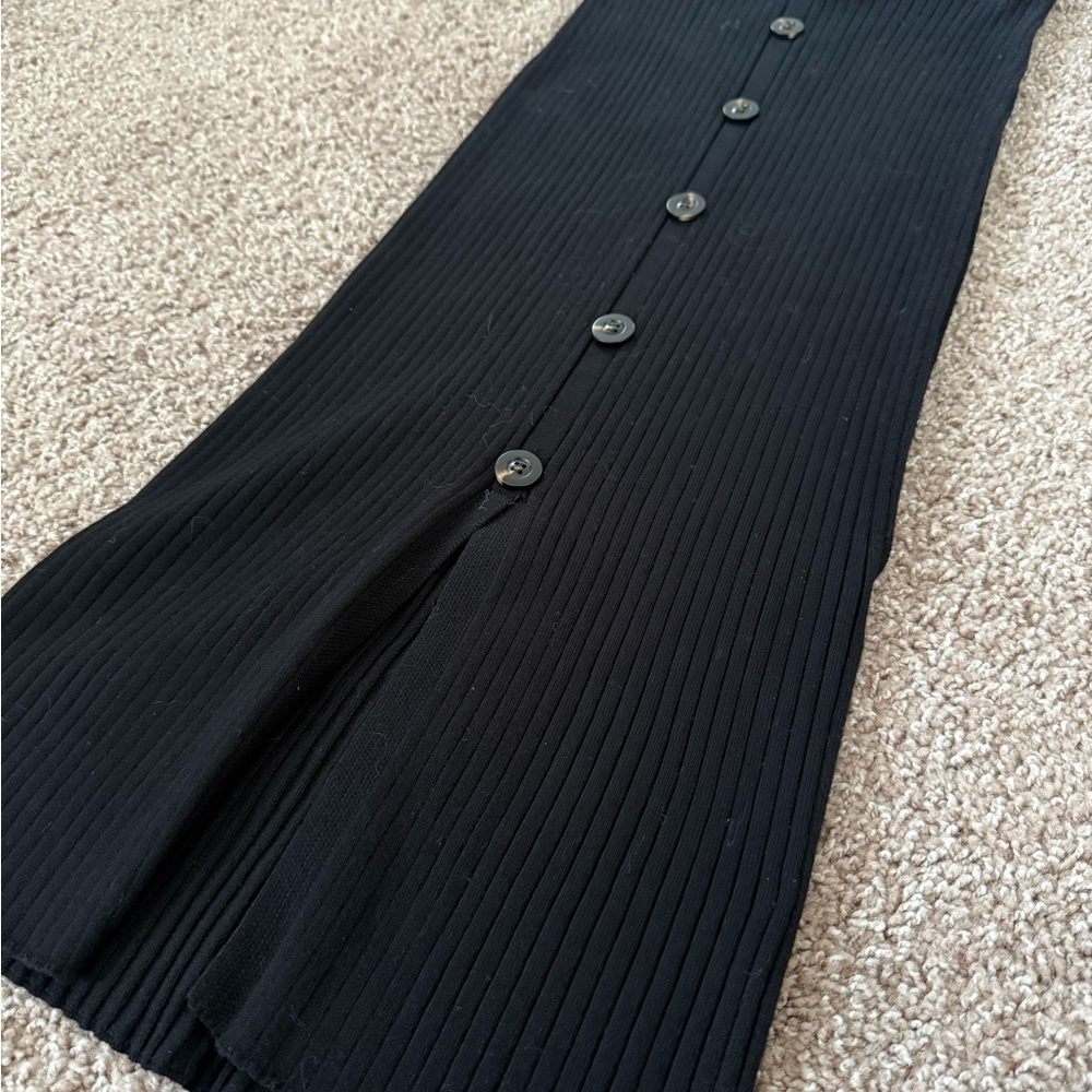 Elegant Black “Button-Up” Bodycon Skirt